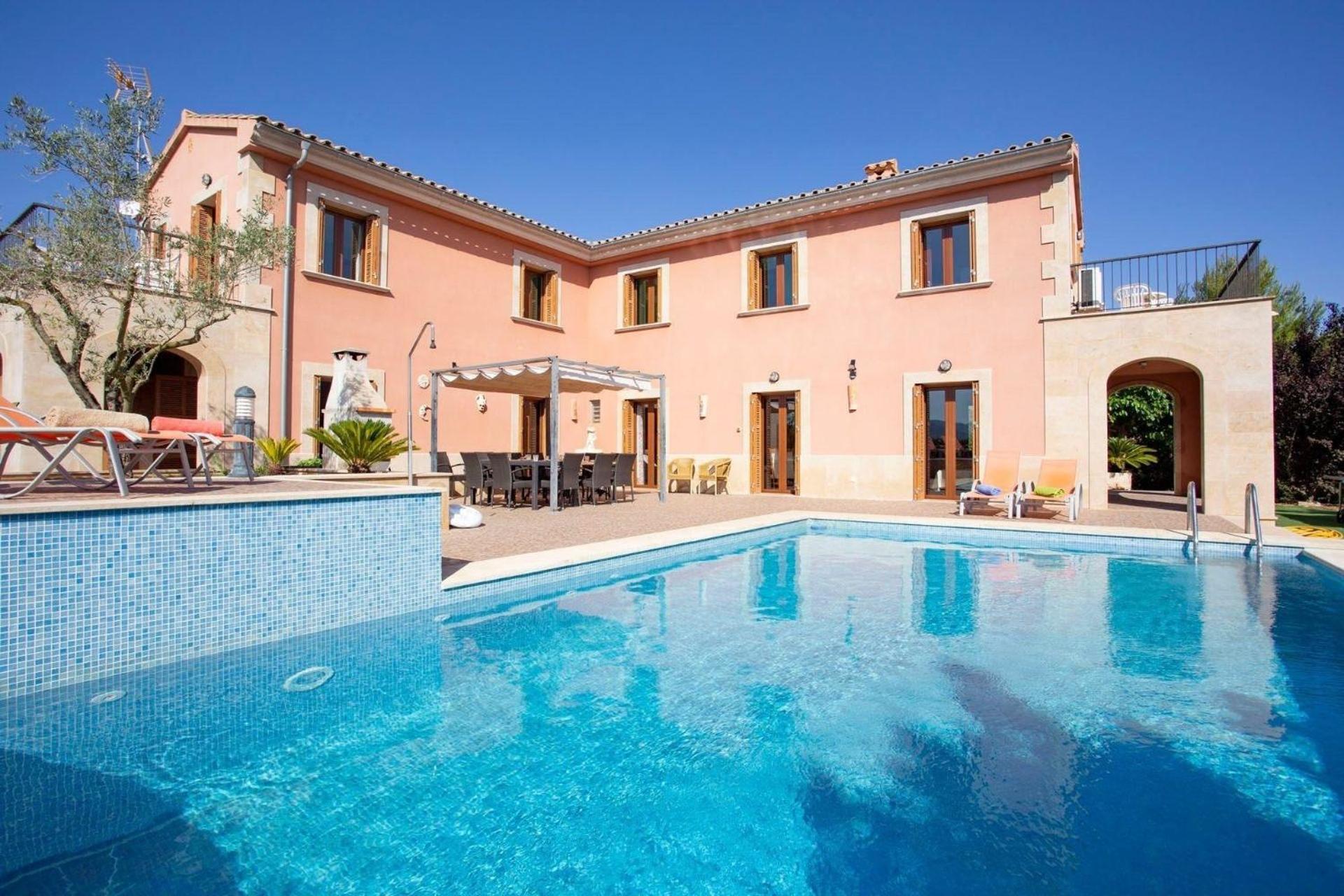 Schoene Es Murer Holiday home *